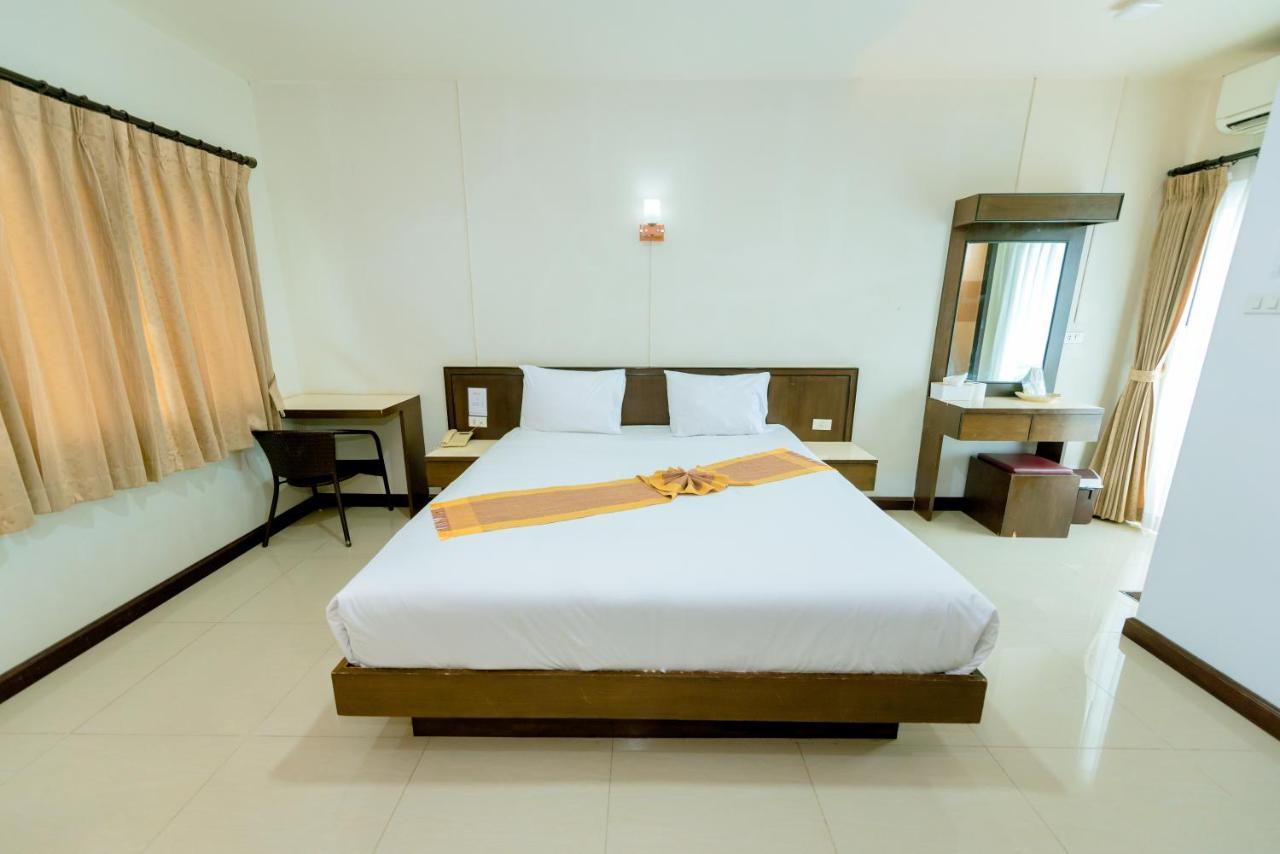 Bander Hotel Phu Khieo Exterior foto